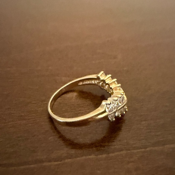 10kt solid gold cluster chevron v shape wedding band ring 6.5 - Picture 3 of 8